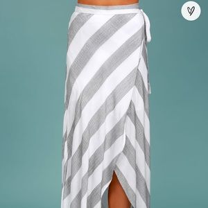 NWT Lulus high-low hem wrap skirt
